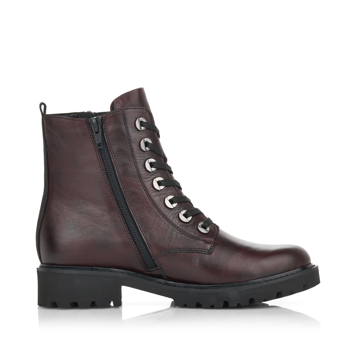 Rote remonte Damen Biker Boots D8671-35 mit markanten Ösen sowie Reißverschluss. Schuh von hinten.