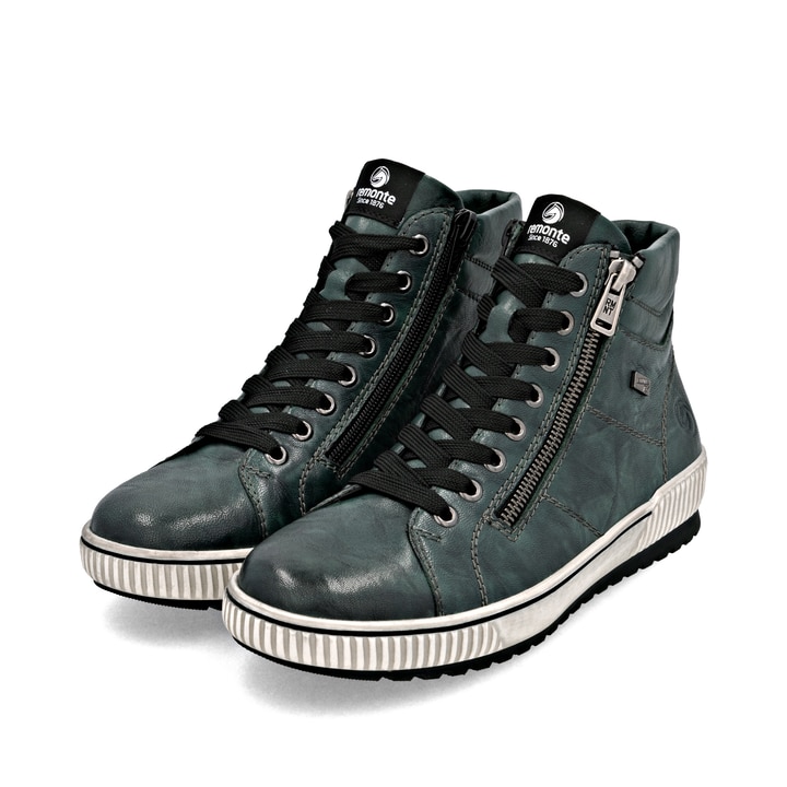 Olivgrüne remonte Damen Schnürstiefel D0772-54 mit wasserabweisender TEX-Membran. Schuhpaar seitlich schräg.