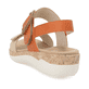 Orangene remonte Riemchensandalen R6853-39 mit einem Klettverschluss. Schuh von hinten.