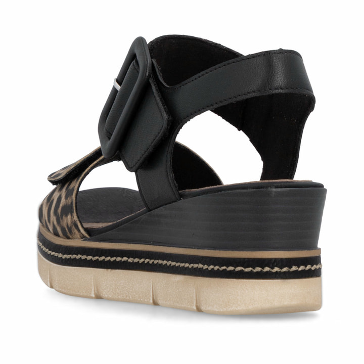 Schwarze remonte Keilsandaletten D2L53-03 mit angesagtem Animal-Print. Schuh von hinten.