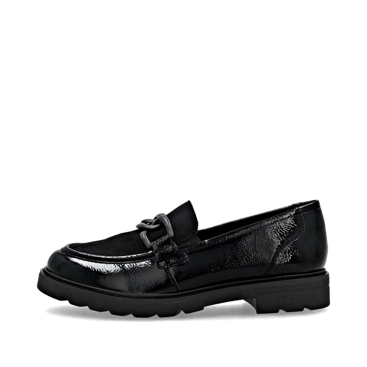 Schwarze remonte Damen Loafer D2Q01-02 mit Deko-Kette sowie einem Gummizug. Schuh Außenseite.
