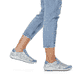 
Himmelblaue remonte Damen Schnürschuhe R1402-11 mit einer dämpfenden Profilsohle. Schuh am Fuß