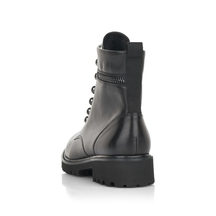 Glanzschwarze remonte Damen Biker Boots D8670-01 mit einer besonders leichten Sohle. Schuh von hinten