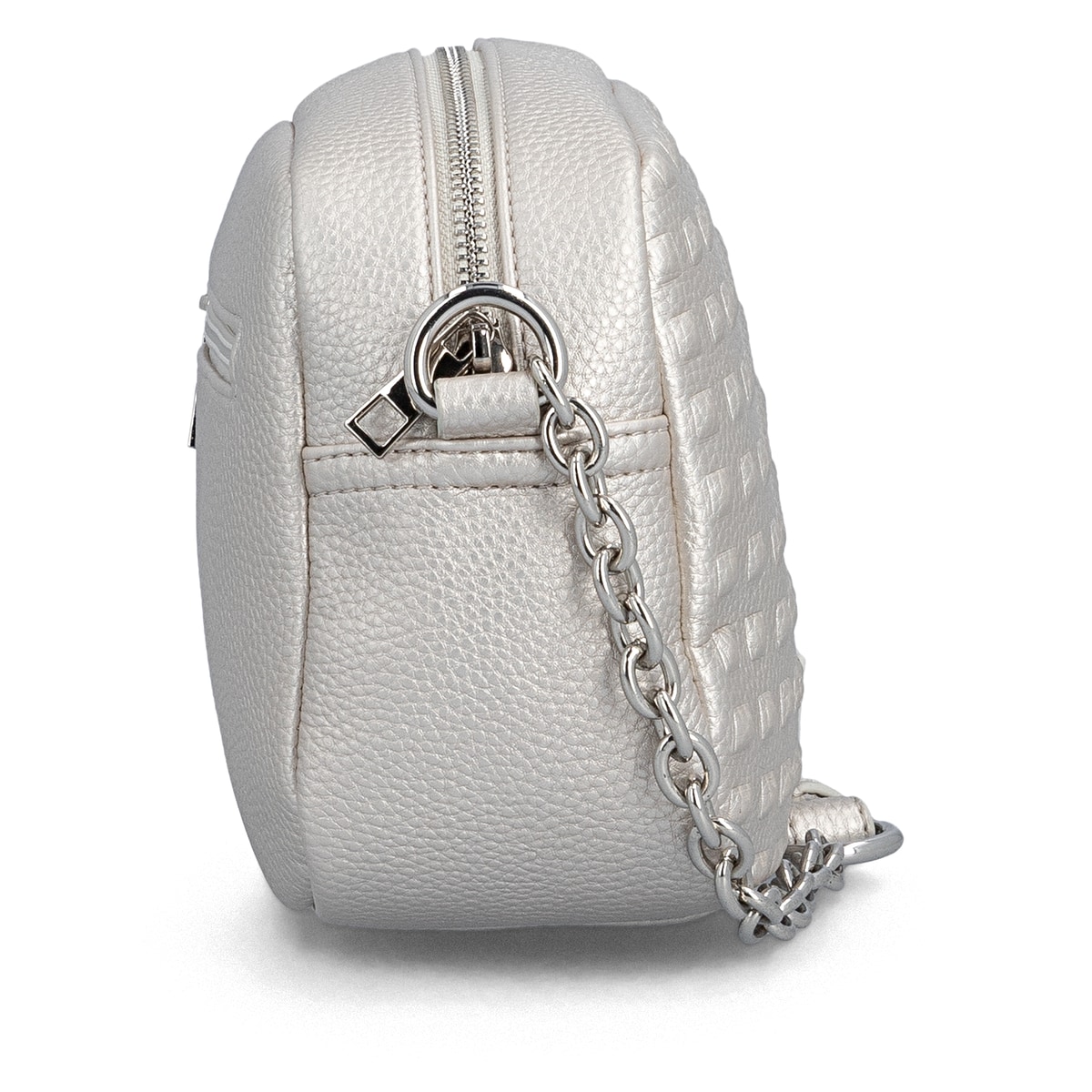 Sac à main remonte Q0667-90 gris avec détails de chaîne et fermeture éclair. Côté droit.