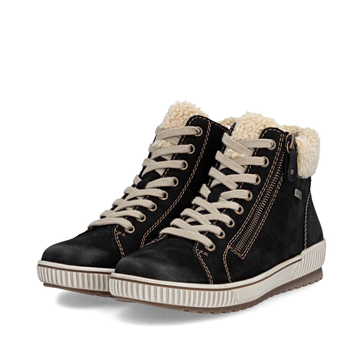 Schwarze remonte Damen Schnürstiefel D0770-03 mit wasserabweisender TEX-Membran. Schuhpaar seitlich schräg.