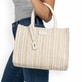 remonte Damen Shopper Q0757-90 in Altrosa-Metallic aus Kunstleder mit Reißverschluss. Shopper getragen.