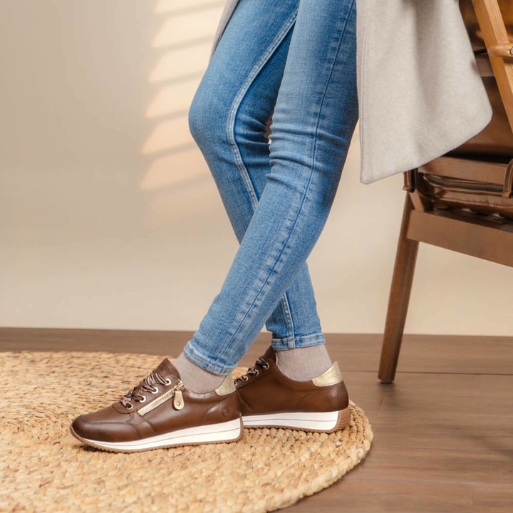 braune remonte Sneaker D0H11-25 getragen