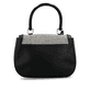remonte Damen Handtasche Q0627-00 in Glanzschwarz aus Kunstleder mit Überschlag und Reißverschluss. Handtasche getragen.