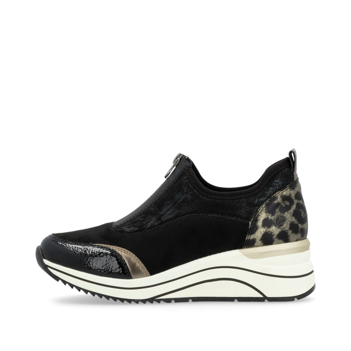Nachtschwarze vegane remonte Damen Sneaker D0T08-02 mit Animal-Print. Schuh Außenseite.
