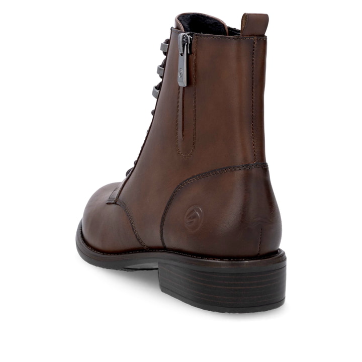 Dunkelbraune remonte Damen Stiefeletten D0F82-22 mit einem Reißverschluss. Schuh von hinten.