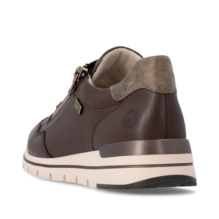 Baskets basses remonte marron femmes R6716-25 avec membrane remonteTEX. Chaussure vue de l'arrière.