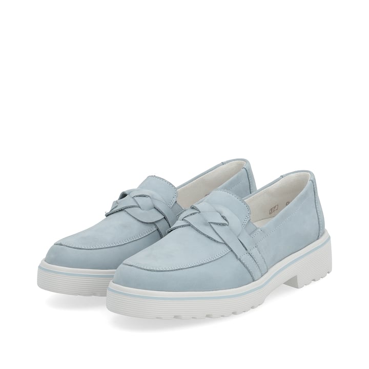 Blaue remonte Damen Loafer D1H01-12 mit Elastikeinsatz sowie geflochtenem Riemen. Schuhpaar seitlich schräg.
