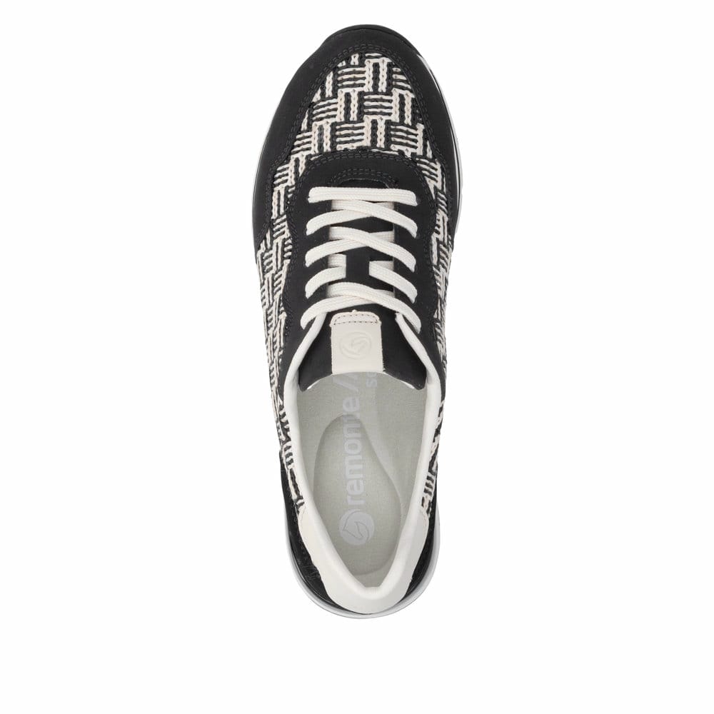 Baskets basses remonte noires vegan pour femme R6717-03 avec lacets. Chaussure vue de dessus.