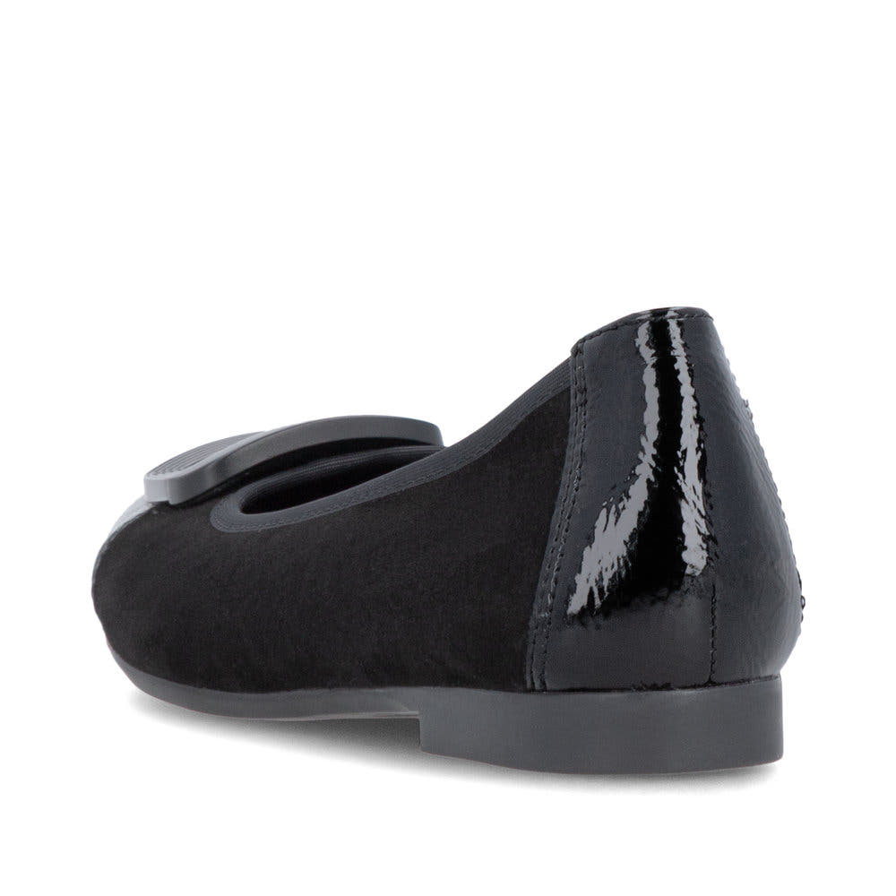 Schwarze remonte Ballerinas D0K12-02 mit einer herausnehmbaren Einlegesohle. Schuh von hinten.