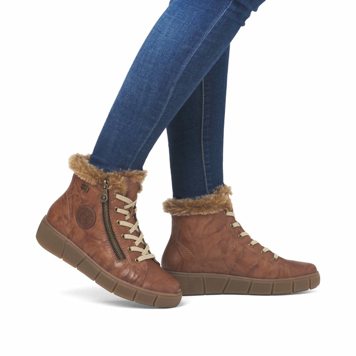 Braune remonte Damen Schnürstiefel D1T72-22 mit wasserabweisender TEX-Membran. Schuh am Fuß.