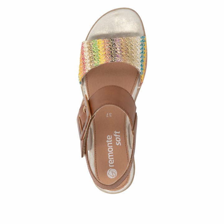 Braune remonte Keilsandaletten D6453-22 mit trendiger Schnalle. Schuh von oben.