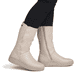Beige remonte Hochschaftstiefel D4A71-60 mit wasserabweisender TEX-Membran. Schuh am Fuß.