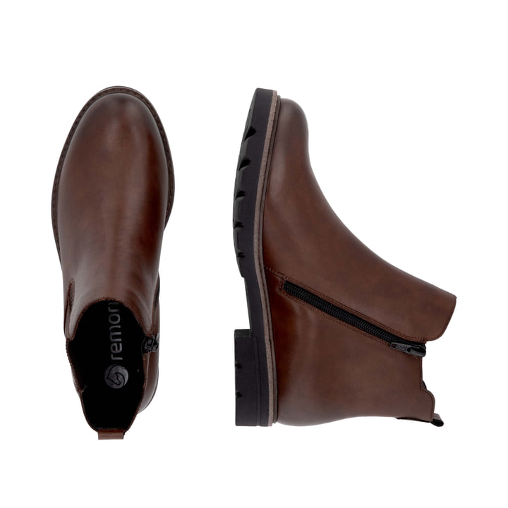 Braune remonte Chelsea Boots D2Q70-22 mit wasserabweisender TEX-Membran. Schuh von oben, liegend.