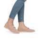 Rosane remonte Damen Loafer D2F00-31 mit einem Gummizug. Schuh am Fuß.