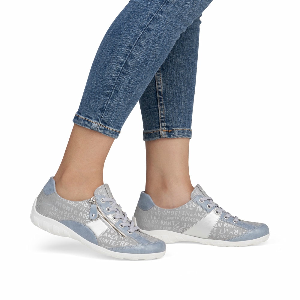 Blaue remonte Damen Schnürschuhe R3403-14 mit einem Reißverschluss. Schuh am Fuß.