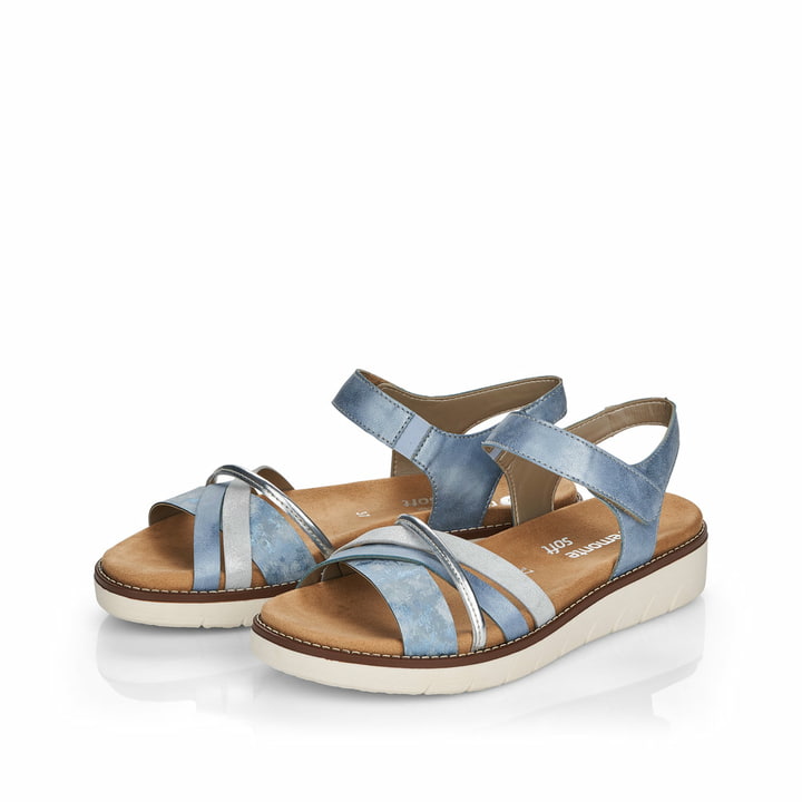 Blaue vegane remonte Riemchensandalen D2058-12 mit einem Klettverschluss. Schuhpaar seitlich schräg.