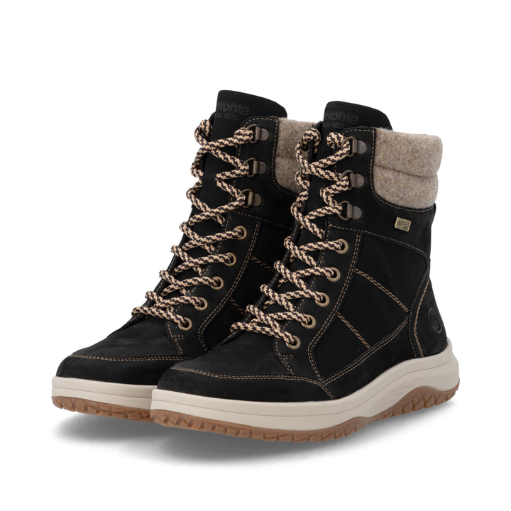 Schwarze remonte Damen Schnürstiefel D3Q72-03 mit wasserabweisender TEX-Membran. Schuhpaar seitlich schräg.