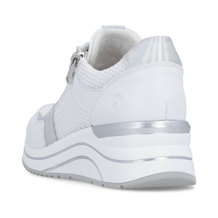 Weiße vegane remonte Damen Sneaker Low D0T19-80 mit einem Reißverschluss. Schuh von hinten.