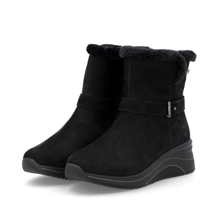 Schwarze remonte Damen Kurzstiefel D0T82-02 mit wasserabweisender TEX-Membran. Schuhpaar seitlich schräg.