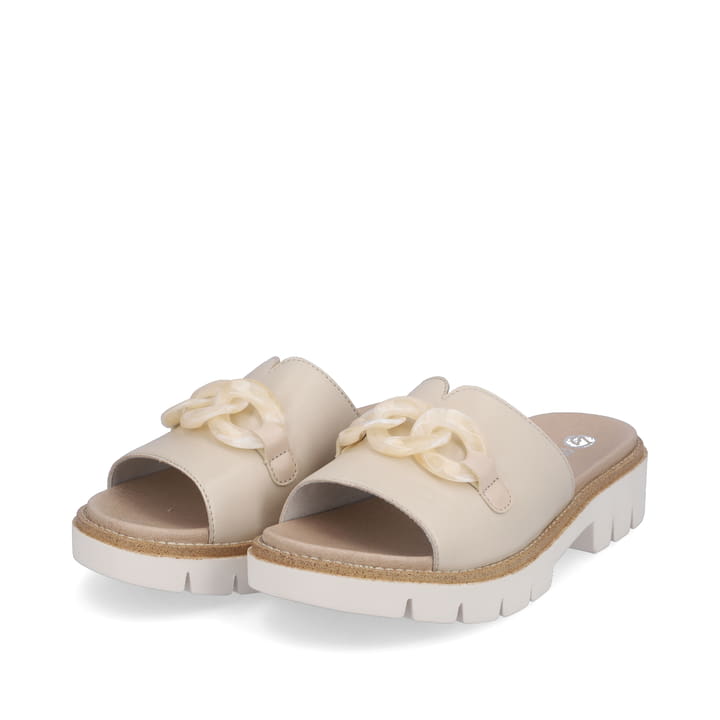 
Cremebeige remonte Damen Pantoletten D7952-60 mit einer leichten und dämpfenden Sohle. Schuhpaar schräg.