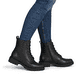 Schwarze remonte Damen Schnürstiefel D8653-00 mit einem Reißverschluss. Schuh am Fuß.