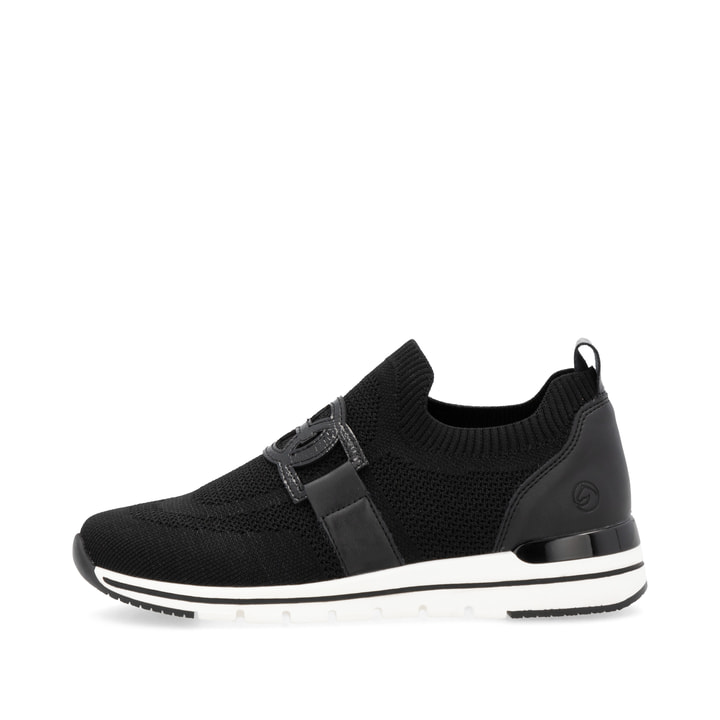Schwarze remonte Damen Slipper R6713-00 mit einem Gummizug sowie Komfortweite G. Schuh Außenseite.