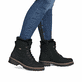 Schwarze remonte Damen Schnürstiefel D0B81-00 mit griffiger Glass-Fibre Sohle. Schuh am Fuß.