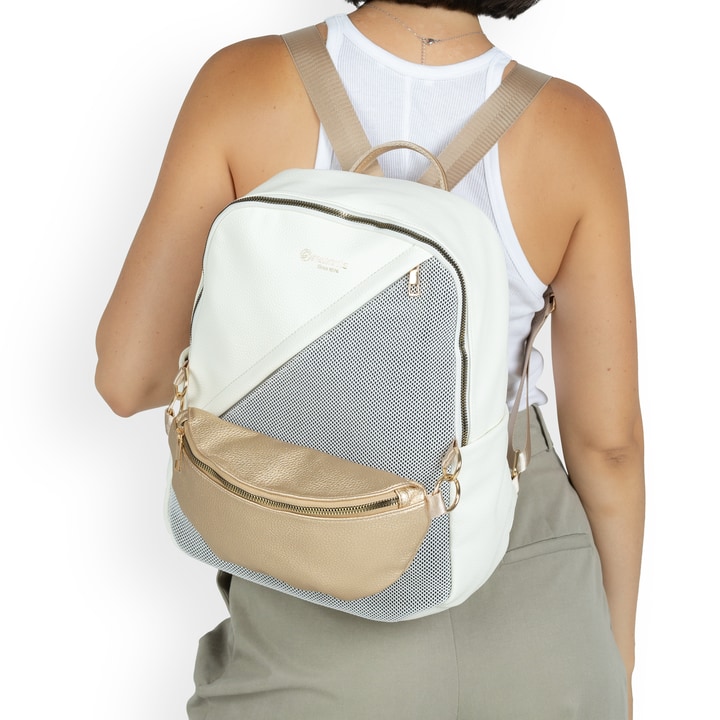 remonte Damen Rucksack Q0527-00 in Mattschwarz aus Textil mit Reißverschluss. Rucksack getragen.