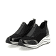 Nachtschwarze vegane remonte Damen Sneaker D0T08-02 mit Animal-Print. Schuhpaar seitlich schräg.