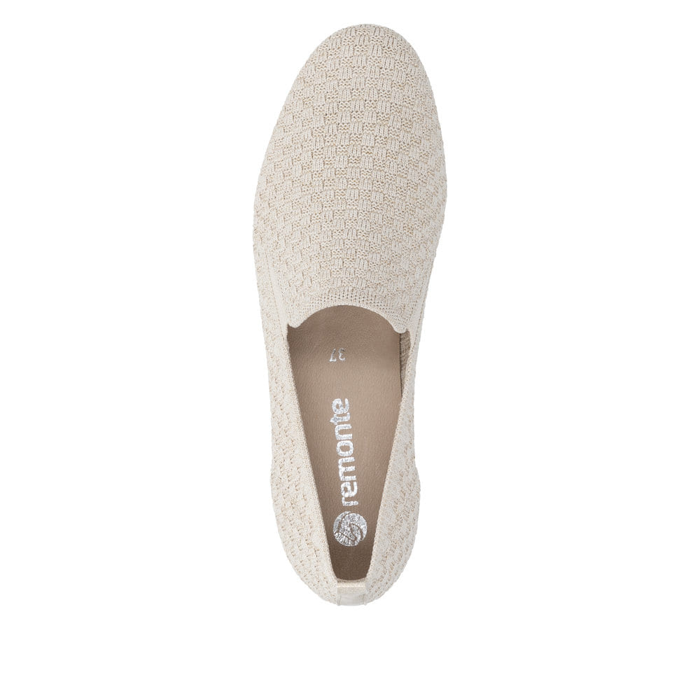Beige remonte Damen Loafer D0K15-60 mit Gummizug sowie gepolsterter Einlegesohle. Schuh von oben.