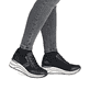 Baskets basses remonte noires pour femme D0T09-04 avec imprimé léopard. Chaussure au pied.