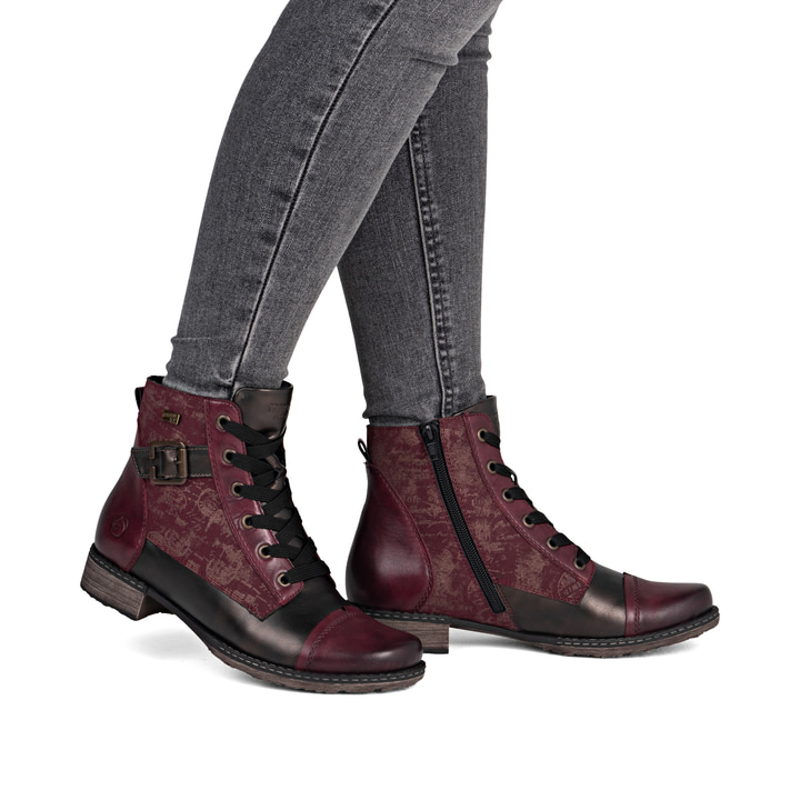 Bottes à lacets remonte rouges femmes D4381-35 avec membrane remonteTEX. Chaussure au pied.