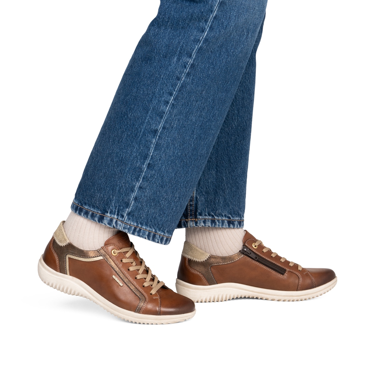 Braun-bronzene remonte Damen Schnürschuhe D1E12-24 mit einem Reißverschluss. Schuh am Fuß.