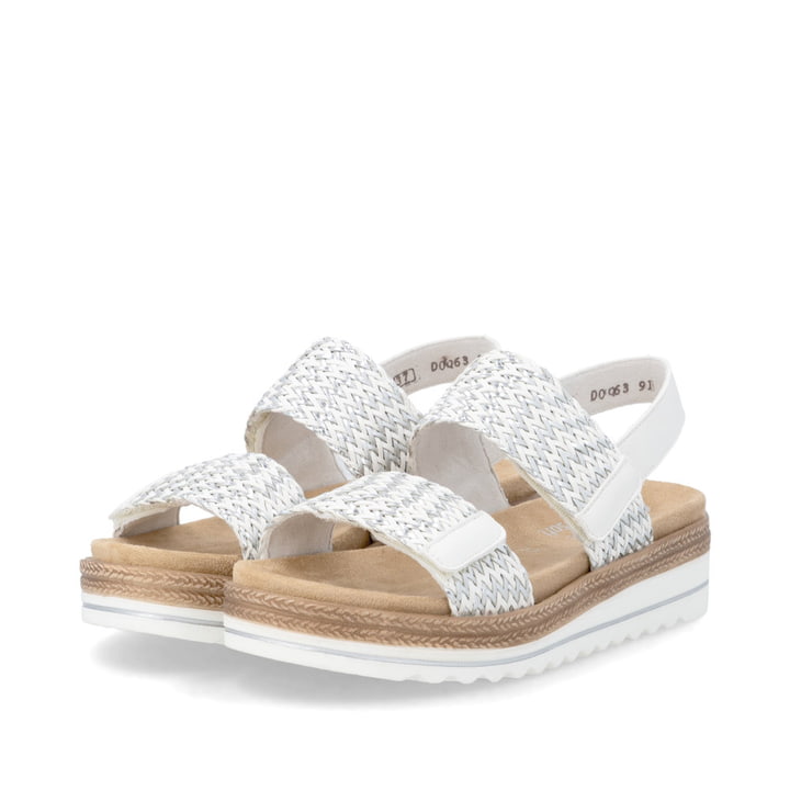 Silberne remonte Keilsandaletten D0Q63-91 mit einem Klettverschluss. Schuhpaar seitlich schräg.