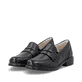 Schwarze remonte Damen Loafer D0F05-00 mit einem Gummizug. Schuhpaar seitlich schräg.