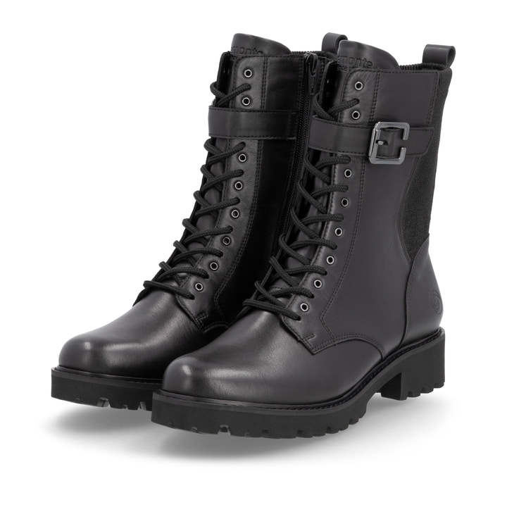 Stahlschwarze remonte Damen Biker Boots D8664-00 mit Zierschnalle. Schuhpaar seitlich schräg.