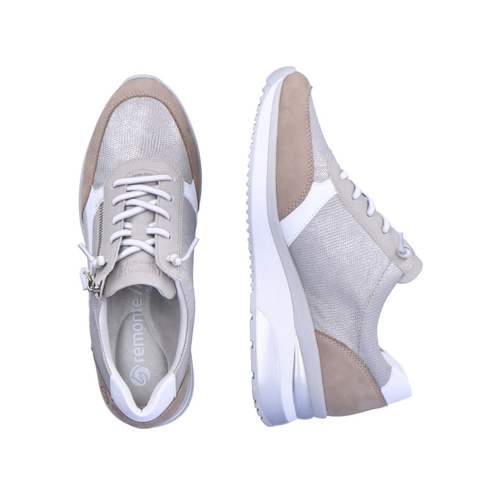 Platingraue remonte Damen Sneaker D2410-40 mit einer flexiblen Sohle mit Keilabsatz. Schuhpaar von oben.