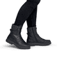 Schwarze remonte Damen Schnürstiefel D2U70-03 mit wasserabweisender TEX-Membran. Schuh am Fuß.