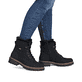 Schwarze remonte Damen Schnürstiefel D0B81-00 mit wasserabweisender TEX-Membran. Schuh am Fuß.