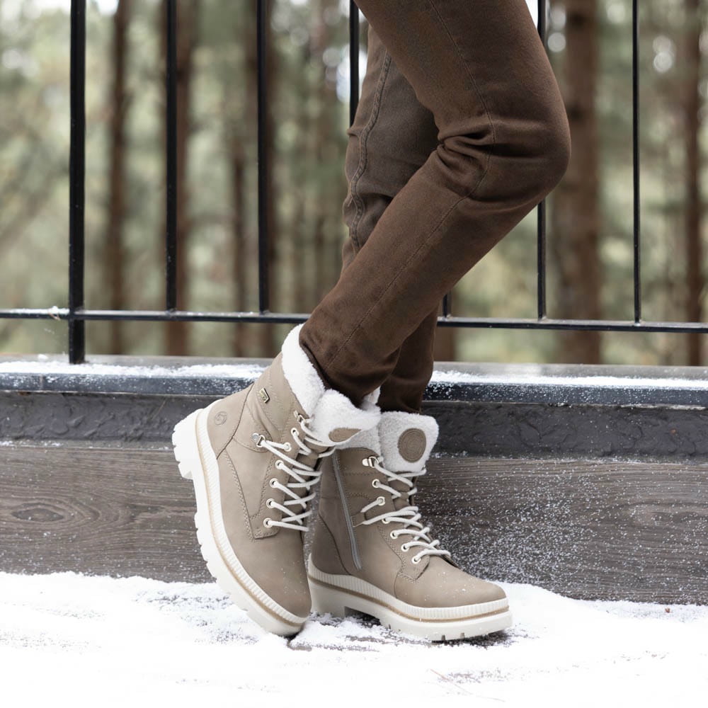 graue remonte Schnürstiefel D0C77-20 getragen