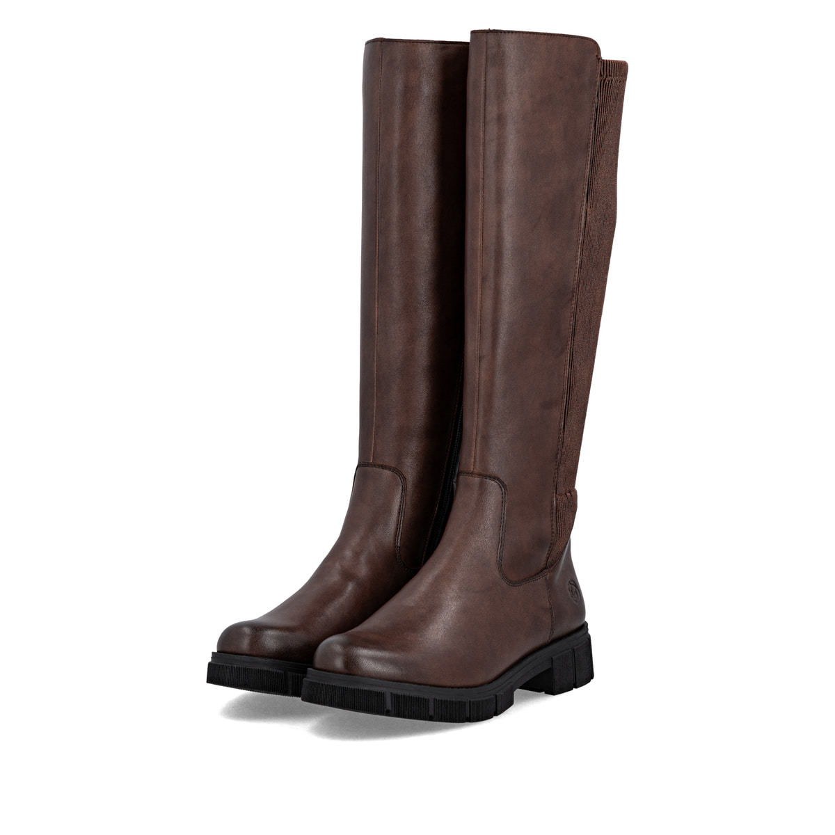 Braune remonte Hochschaftstiefel D2S74-25 mit einem Reißverschluss. Schuhpaar seitlich schräg.
