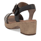 Schwarze remonte Riemchensandaletten D0N58-03 mit einem Klettverschluss. Schuh von hinten.