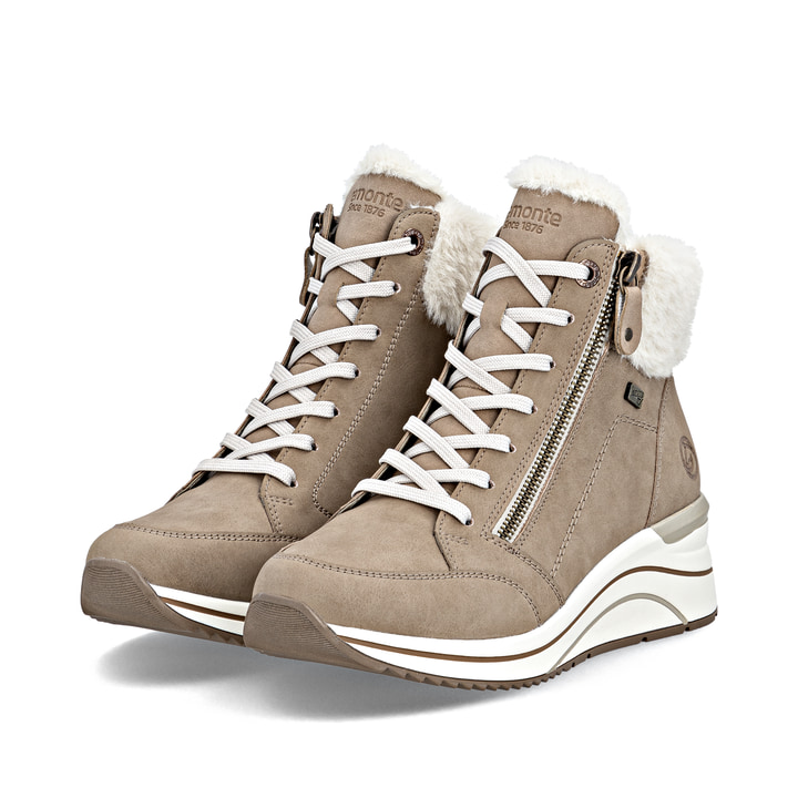 Braune remonte Damen Schnürstiefel D0T77-20 mit wasserabweisender TEX-Membran. Schuhpaar seitlich schräg.