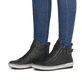 
Nachtschwarze remonte Damen Schnürschuhe D0777-01 mit einer dämpfenden Profilsohle. Schuh am Fuß