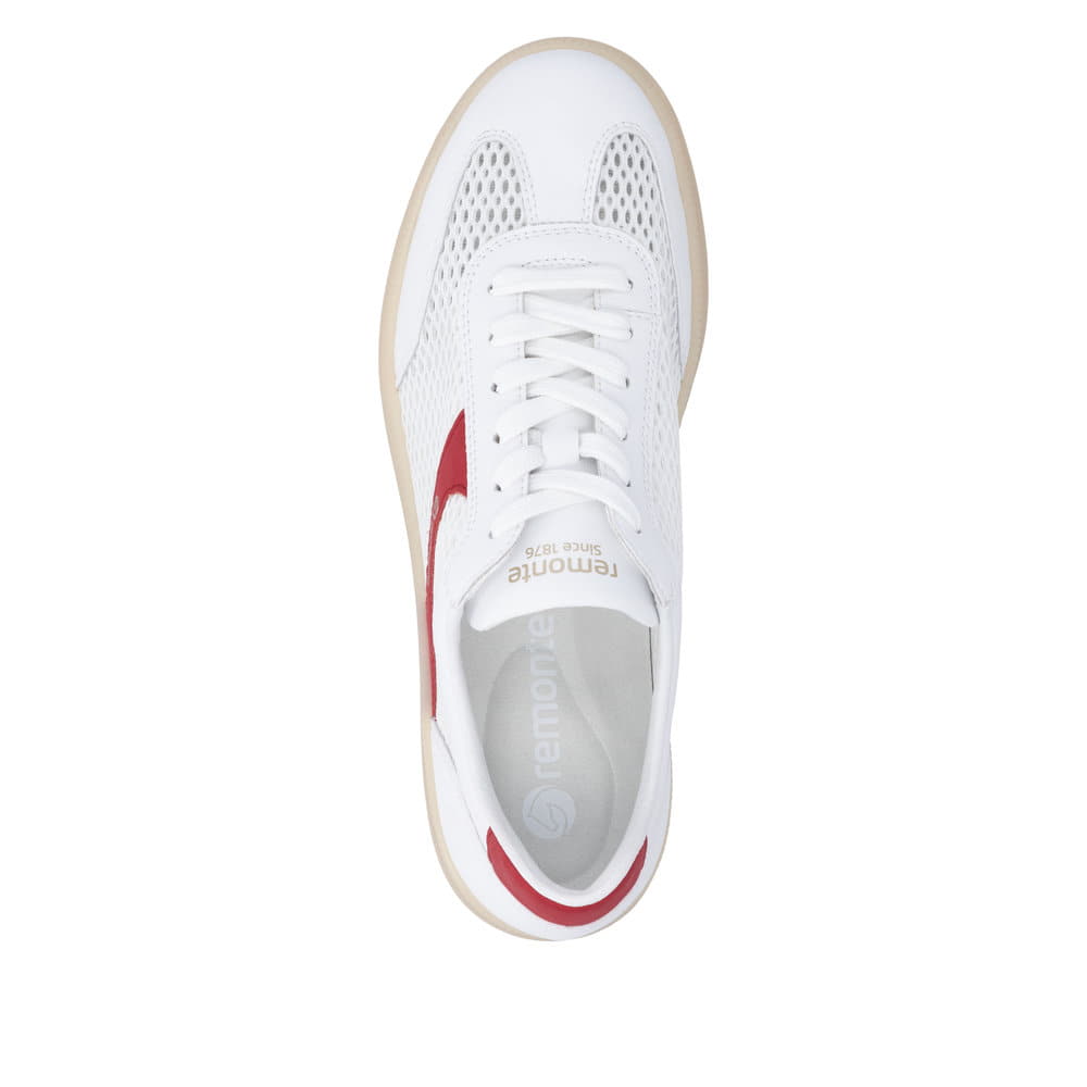 Weiße remonte Damen Sneaker D2C08-80 mit einer Schnürung sowie Komfortweite G. Schuh von oben.